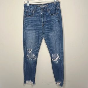 American eagle hi-rise girlfriend jeans button down distressed size‎ 4
